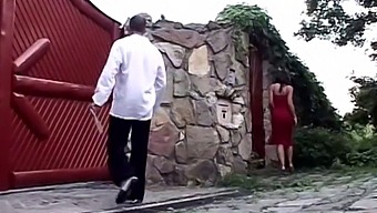 Najstniška Orgija V Skrivnem Danskem Domu