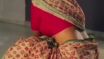 Indian Housewife Gets Naked In Steamy Video