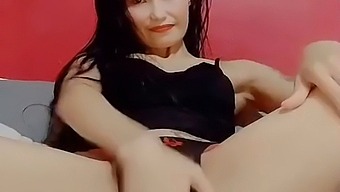 Foot Fetish Thai Babe Invites Intense Penetration