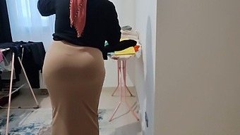 Pohotna Mačeha Si Želi Intimnega Srečanja